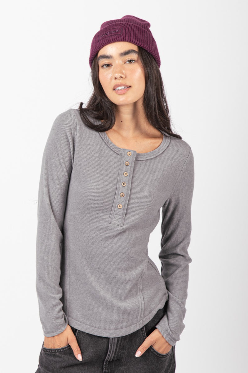 SOFT BRUSHED EASY KNIT TOP