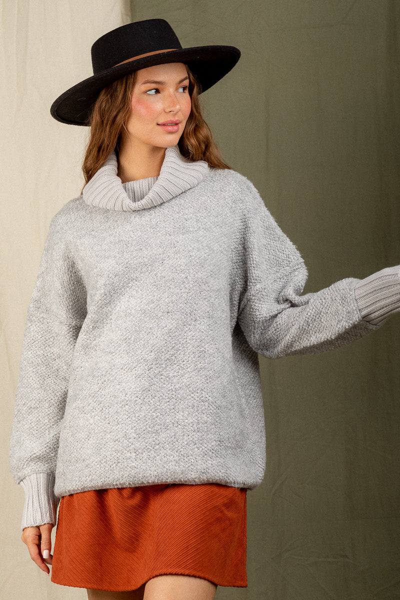 Turtle neck loose fit sweater – Movint New York